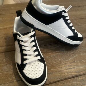 Steve Madden Black, White, and Silver Men's Sneakers